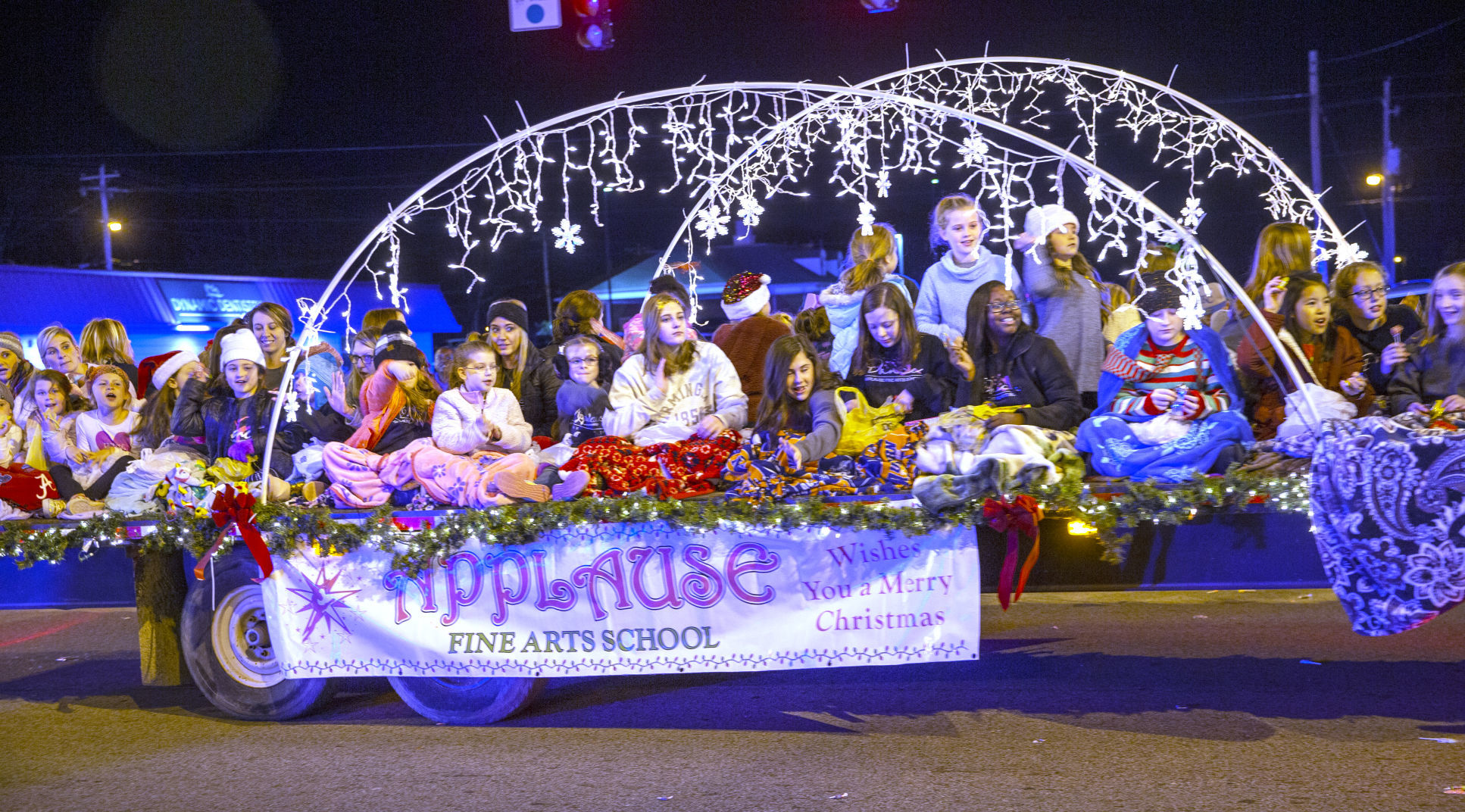 191205 Muscle Shoals Christmas Parade 9